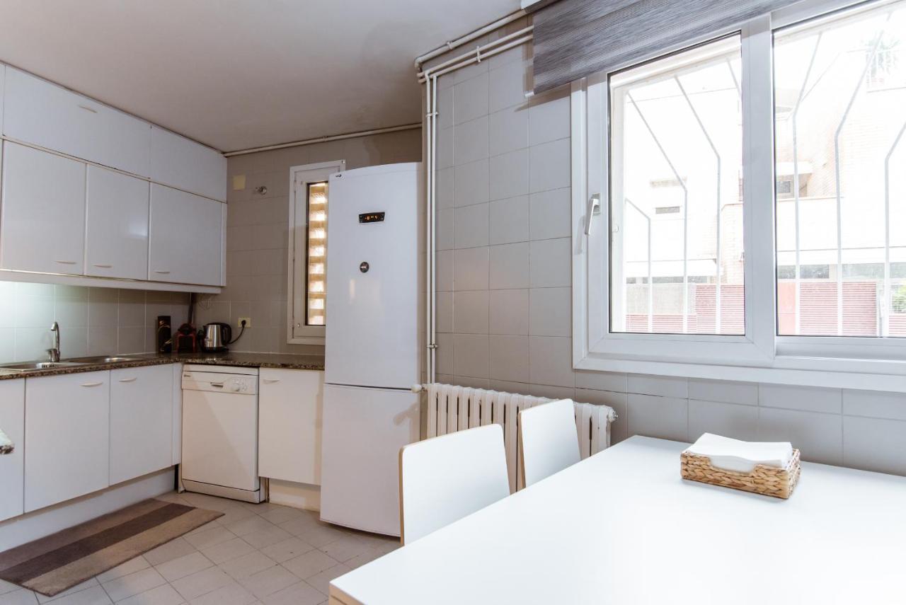 ברצלונה Two Bedroom Townhouse Within 10Min Walk From Beach מראה חיצוני תמונה
